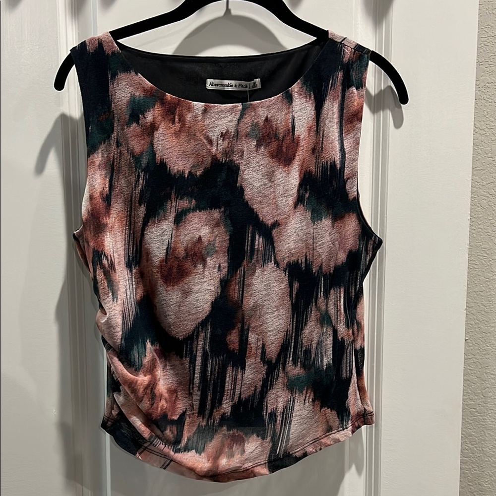 Abercrombie & Fitch Black and Pink Graphic Sleeveless Tank Top